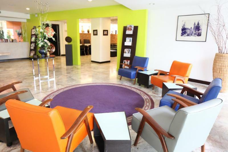 Reno Hotel Бангкок Екстер'єр фото